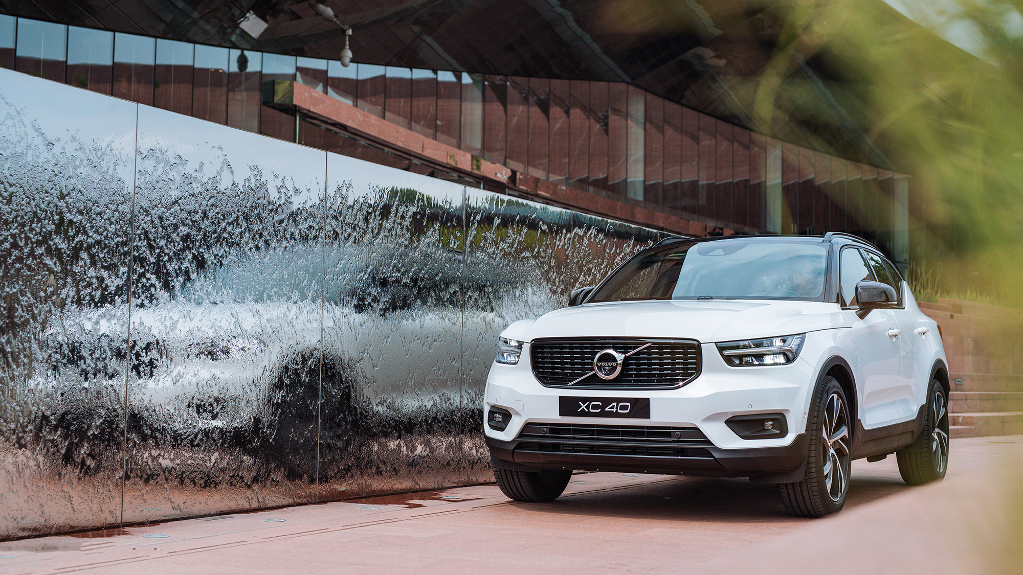 VOLVO XC40 1.jpg