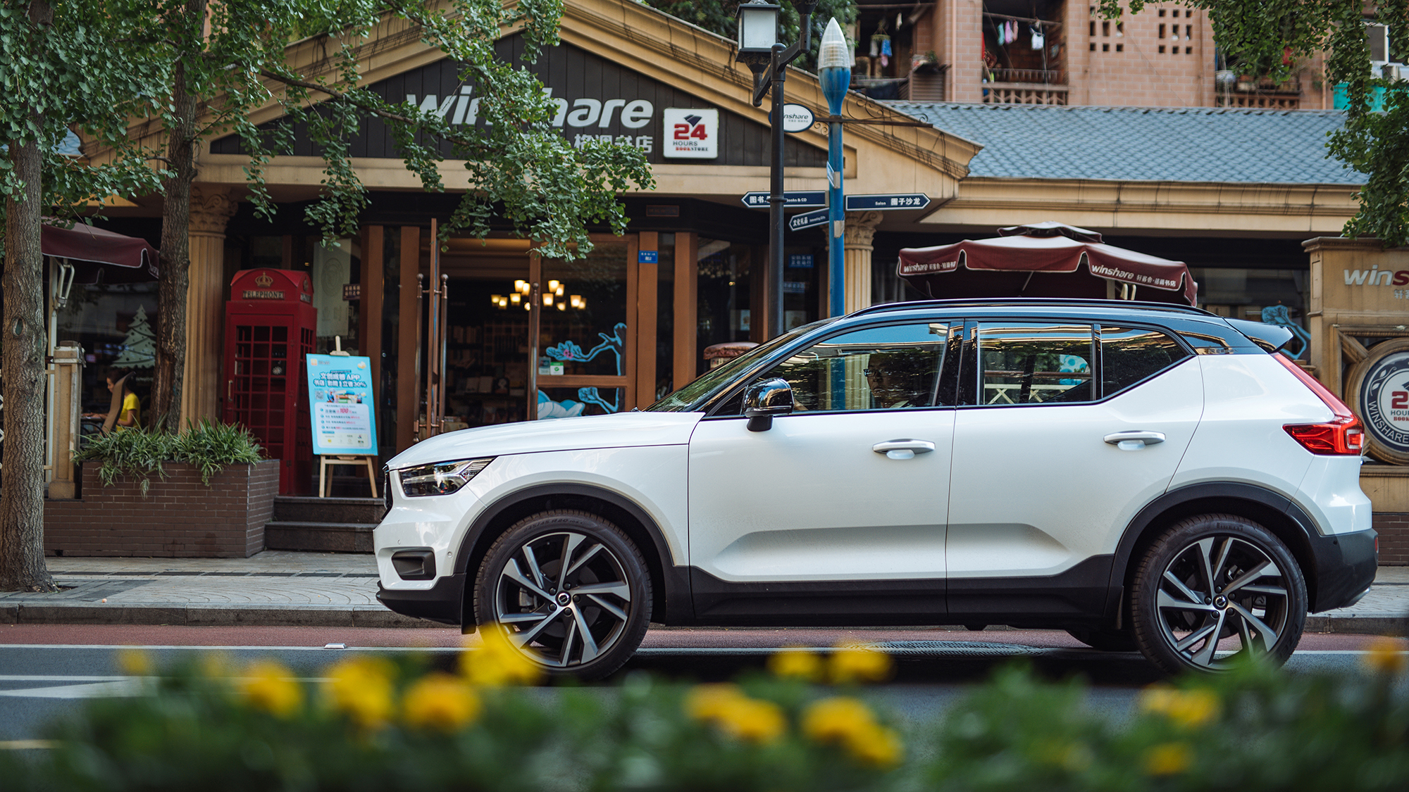 VOLVO XC40 2.jpg